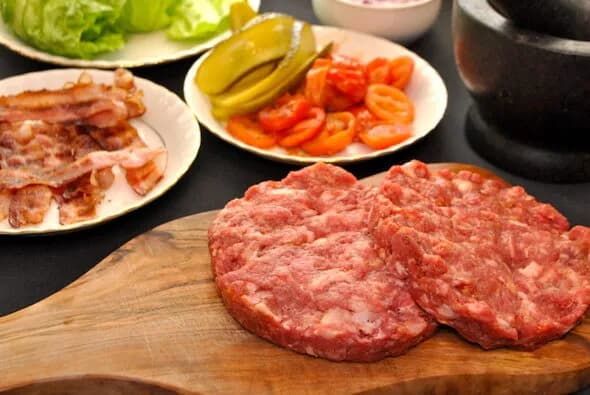 Jak zrobić kotlety do hamburgera, aby były soczyste i pyszne Jak zrobić kotlety do hamburgera, aby były soczyste i pyszne