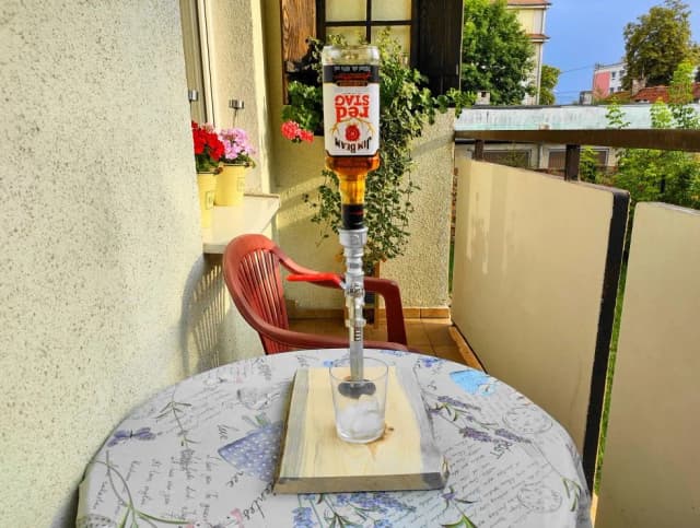 Jak zrobić nalewak do whisky, aby precyzyjnie odmierzać alkohol Jak zrobić nalewak do whisky, aby precyzyjnie odmierzać alkohol