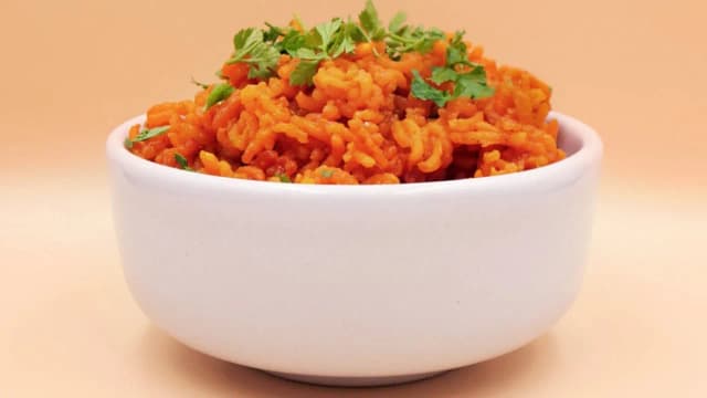 Jak zrobić ryż curry - prosty przepis na aromatyczne danie z warzywami Jak zrobić ryż curry - prosty przepis na aromatyczne danie z warzywami