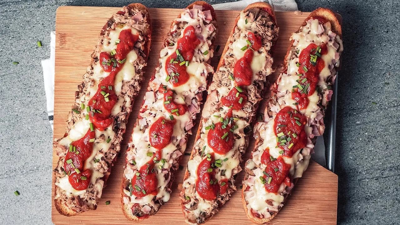 Szybka i smaczna zapiekanka domowa w piekarniku - prosty przepis Szybka i smaczna zapiekanka domowa w piekarniku - prosty przepis