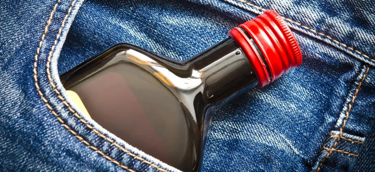 Ile kosztuje 100 ml wódki? Ceny różnych marek w jednym miejscu Ile kosztuje 100 ml wódki? Ceny różnych marek w jednym miejscu