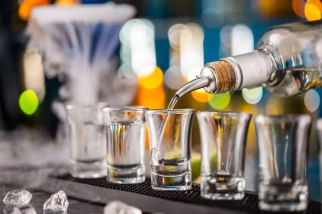 Jak pić wódkę żeby nie czuć smaku - sprawdzone sposoby na pyszne drinki Jak pić wódkę żeby nie czuć smaku - sprawdzone sposoby na pyszne drinki