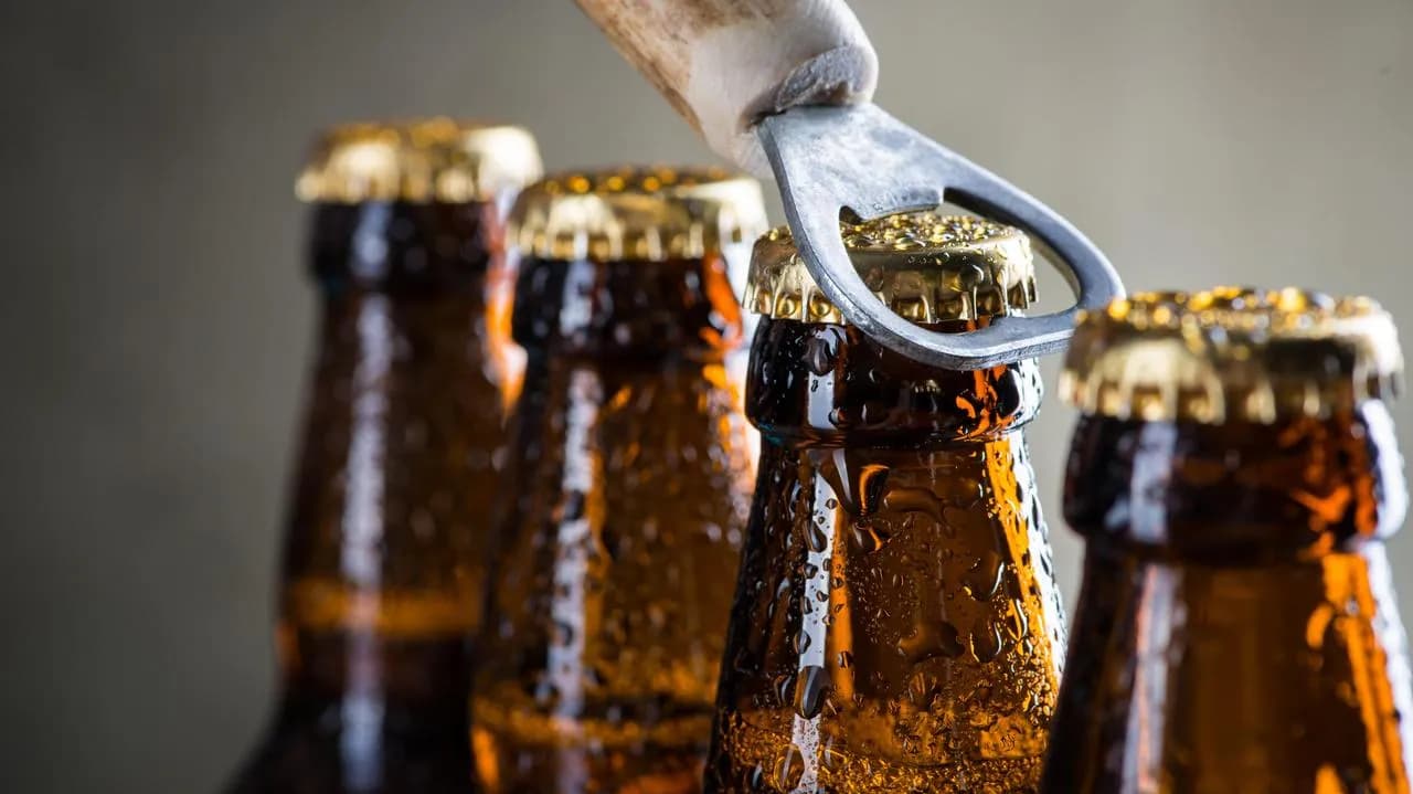 Ile kosztuje butelka zwrotna po piwie? Zaskakujące zmiany w kaucji Ile kosztuje butelka zwrotna po piwie? Zaskakujące zmiany w kaucji